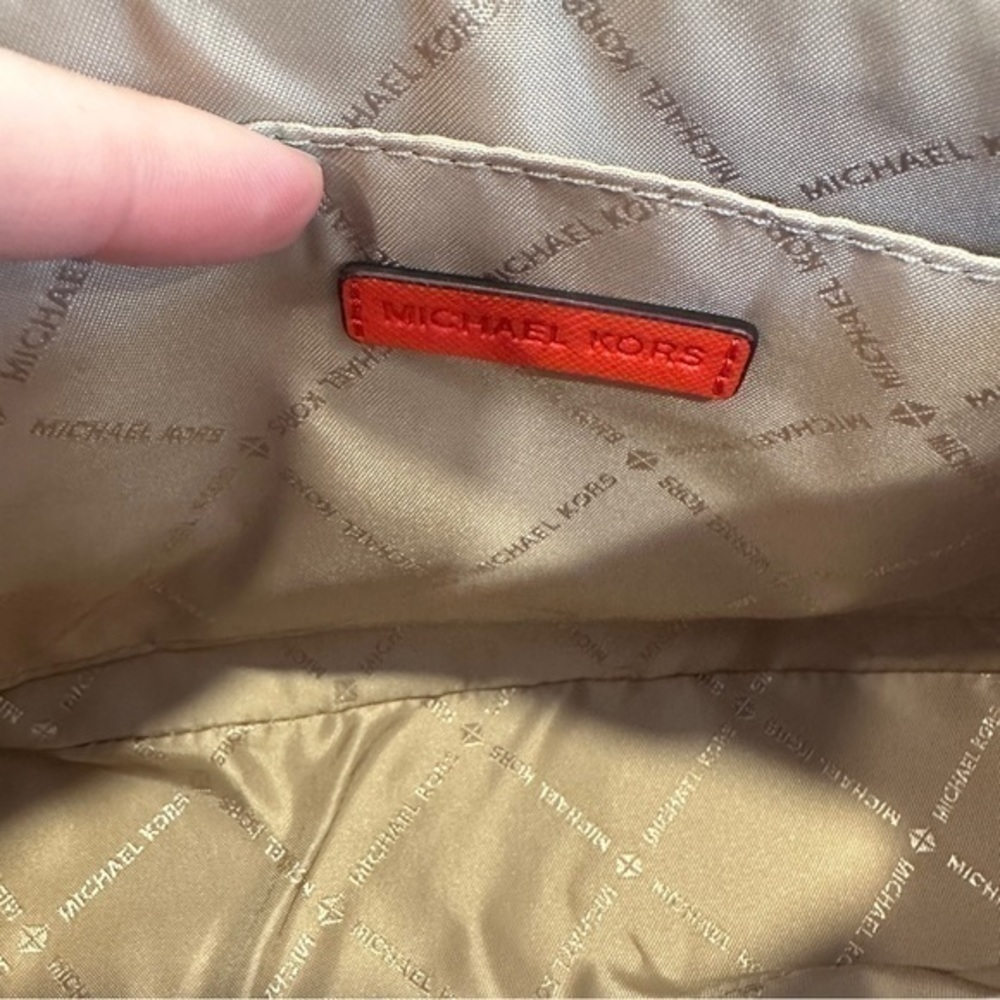 New Michael Kors Medium Zip Pouchette Crossbody Bag in Mandarin - Picture 5 of 15